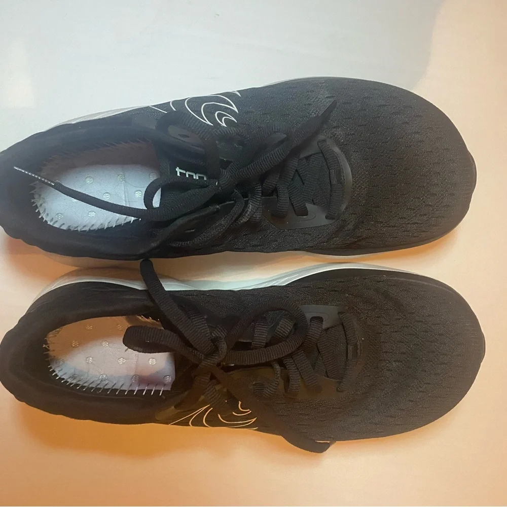 Topo Black Athletic Running Shoes Sneaker Atmos size 10